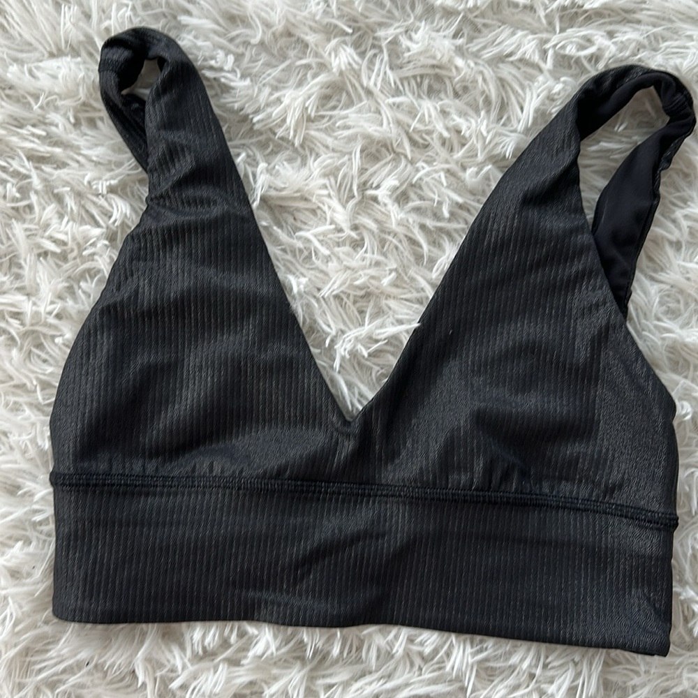 Lululemon top🖤 - Picture 5 of 6